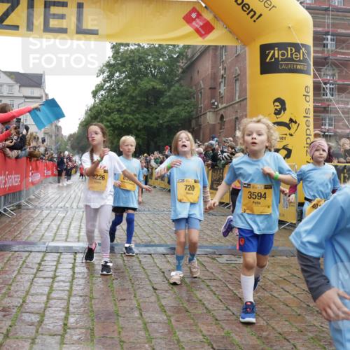 13.09.2026 - Kiel Lauf Yannick Fuchs http://msf.ph/oto/10271278 13.09.2026 08:34:10 Ziel 657, 1058, 1103, 1295, 1924, 2140, 2769, 2851, 4146, 4796, 4839, 5324, 6453, 7041, 7135, 7567, 8179, 8478, 9211, 9945, 10121, 10172, 10713, 11365, 11572, 12236, 743, 1711, 2477, 3220, 4080, 6351, 8602, 8654, 8840, 9418, 9670, 11008, 11226, 11404, 11664, 126, 138, 720, 1623, 2740, 3023, 3118, 3277, 3380, 4016, 4417, 4584, 5099, 6111, 7042, 8226, 8333, 8930, 9047, 10158, 10446, 10815, 12100, 12525, 6073, 6484, 6698, 7959 meine-sportfotos.de