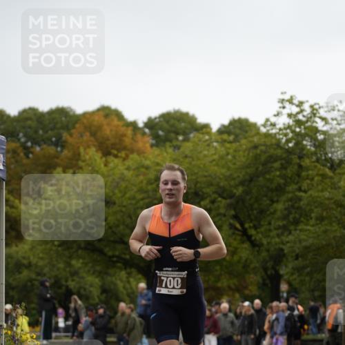 13.09.2026 - Stadtparktriathlon Patografie http://msf.ph/oto/10271352 13.09.2026 12:24:28 Ziel 700, 818 meine-sportfotos.de