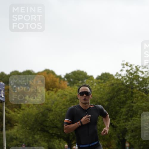 13.09.2026 - Stadtparktriathlon Patografie http://msf.ph/oto/10271379 13.09.2026 12:24:42 Ziel 840 meine-sportfotos.de