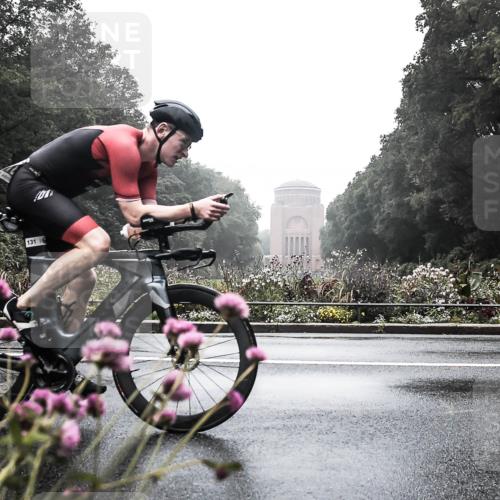 13.09.2026 - Stadtparktriathlon H.Heesch http://msf.ph/oto/10271398 13.09.2026 08:58:58 Radfahren 129, 131 meine-sportfotos.de