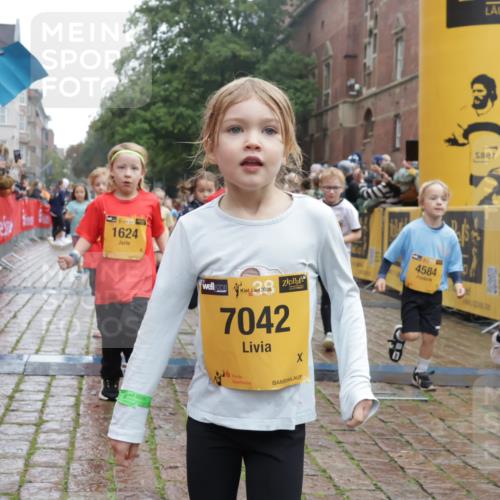 13.09.2026 - Kiel Lauf Yannick Fuchs http://msf.ph/oto/10271418 13.09.2026 08:34:18 Ziel 657, 720, 1103, 2740, 2769, 4016, 4417, 4796, 5099, 7135, 8226, 8333, 9211, 9945, 10121, 10158, 10446, 10713, 10815, 11365, 11572, 12100, 12236, 12525, 743, 1058, 1295, 1924, 2140, 2477, 2851, 3220, 4080, 4146, 4839, 5324, 6351, 6453, 7041, 7567, 8179, 8478, 8602, 8654, 8840, 9418, 9670, 10172, 11008, 11226, 11664, 126, 138, 831, 1623, 1624, 2108, 2612, 3023, 3058, 3118, 3277, 3380, 3953, 4584, 5897, 6111, 7042, 8930, 9047 meine-sportfotos.de