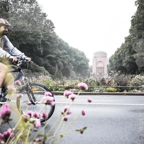 13.09.2026 - Stadtparktriathlon H.Heesch http://msf.ph/oto/10271502 13.09.2026 10:26:50 Radfahren 329, 361, 382, 399 meine-sportfotos.de