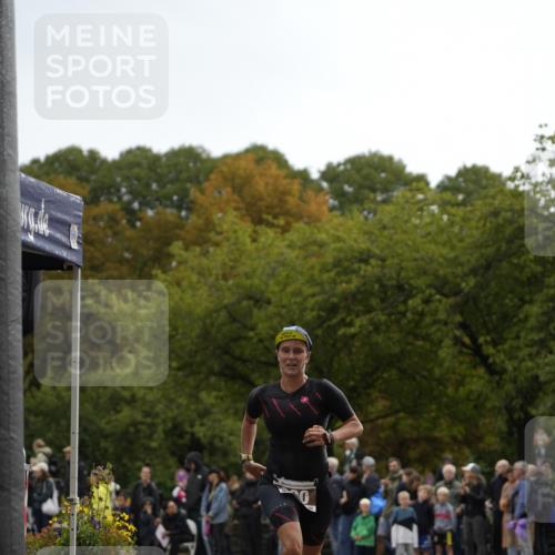 13.09.2026 - Stadtparktriathlon Patografie http://msf.ph/oto/10271565 13.09.2026 12:28:24 Ziel 800 meine-sportfotos.de