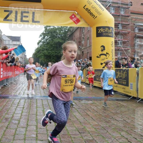 13.09.2026 - Kiel Lauf Yannick Fuchs http://msf.ph/oto/10271569 13.09.2026 08:34:26 Ziel 126, 138, 720, 1623, 1624, 2612, 2740, 3023, 3118, 3277, 3380, 4016, 4417, 4584, 5099, 6111, 7042, 7408, 8226, 8333, 8930, 9047, 10158, 10381, 10446, 10815, 10923, 12100, 12525, 657, 1058, 1103, 1295, 1924, 2140, 2477, 2769, 2851, 4080, 4146, 4796, 4839, 5324, 6351, 6453, 7041, 7135, 7567, 8179, 8478, 9211, 9418, 9945, 10121, 10172, 10713, 10815, 11008, 11365, 11572, 11664, 831, 1104, 2108, 2276, 2622, 2641, 3058, 3953, 5022, 5579, 5625, 5897, 6369 meine-sportfotos.de