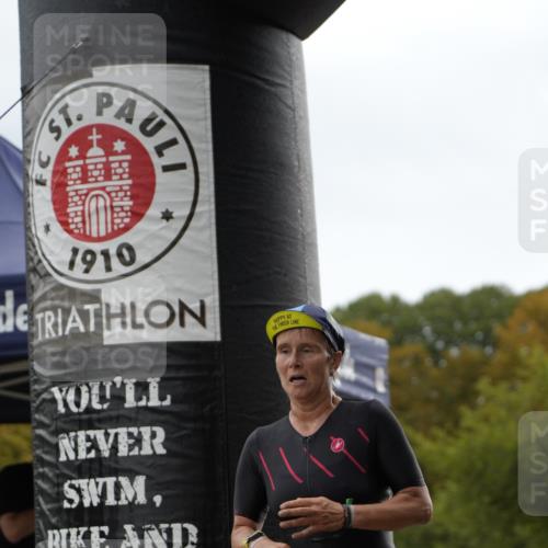 13.09.2026 - Stadtparktriathlon Patografie http://msf.ph/oto/10271579 13.09.2026 12:28:26 Ziel 800 meine-sportfotos.de