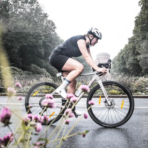 13.09.2026 - Stadtparktriathlon H.Heesch http://msf.ph/oto/10271585 13.09.2026 10:28:15 Radfahren 229, 347, 439 meine-sportfotos.de