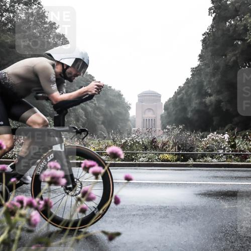 13.09.2026 - Stadtparktriathlon H.Heesch http://msf.ph/oto/10271624 13.09.2026 09:01:55 Radfahren 47, 49, 70 meine-sportfotos.de