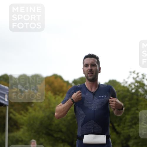 13.09.2026 - Stadtparktriathlon Patografie http://msf.ph/oto/10271637 13.09.2026 12:29:13 Ziel 806, 867 meine-sportfotos.de