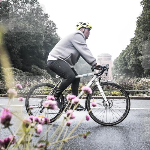 13.09.2026 - Stadtparktriathlon H.Heesch http://msf.ph/oto/10271660 13.09.2026 10:28:34 Radfahren 247, 267, 376, 377, 378, 414 meine-sportfotos.de