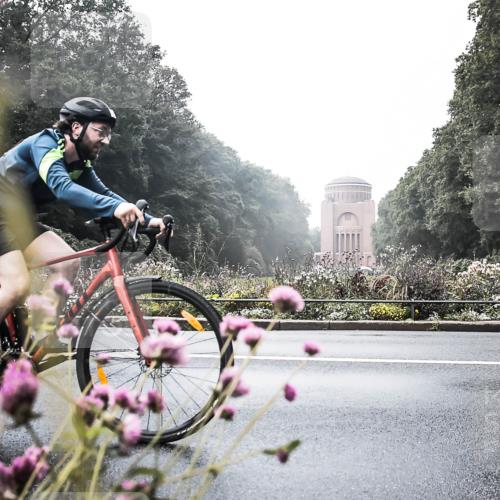 13.09.2026 - Stadtparktriathlon H.Heesch http://msf.ph/oto/10271670 13.09.2026 10:28:49 Radfahren 323, 385 meine-sportfotos.de