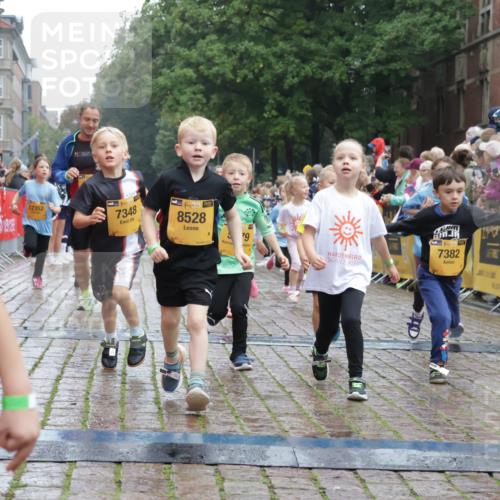 13.09.2026 - Kiel Lauf Yannick Fuchs http://msf.ph/oto/10271698 13.09.2026 08:34:33 Ziel 126, 138, 831, 1623, 1624, 2108, 2612, 3023, 3058, 3118, 3277, 3380, 3953, 4584, 5897, 6111, 7042, 7408, 7957, 8423, 8836, 8930, 8983, 9047, 9758, 9765, 10106, 10158, 10180, 10381, 10923, 12516, 657, 720, 1058, 1103, 1295, 1924, 2140, 2740, 2769, 2851, 4016, 4146, 4417, 4796, 4839, 5099, 5324, 6351, 6453, 7041, 7135, 7567, 8179, 8226, 8333, 8478, 9211, 9945, 10121, 10172, 10713, 10815, 11365, 11572, 11664, 12100, 1104, 2276, 2622, 2641, 5022, 5579, 5625, 6369 meine-sportfotos.de