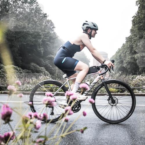 13.09.2026 - Stadtparktriathlon H.Heesch http://msf.ph/oto/10271700 13.09.2026 10:29:08 Radfahren 334, 335, 381, 419, 429, 432 meine-sportfotos.de