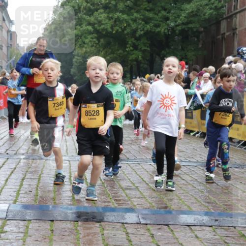 13.09.2026 - Kiel Lauf Yannick Fuchs http://msf.ph/oto/10271704 13.09.2026 08:34:33 Ziel 126, 138, 831, 1623, 1624, 2108, 2612, 3023, 3058, 3118, 3277, 3380, 3953, 4584, 5897, 6111, 7042, 7408, 7957, 8423, 8836, 8930, 8983, 9047, 9758, 9765, 10106, 10158, 10180, 10381, 10923, 12516, 657, 720, 1058, 1103, 1295, 1924, 2140, 2740, 2769, 2851, 4016, 4146, 4417, 4796, 4839, 5099, 5324, 6351, 6453, 7041, 7135, 7567, 8179, 8226, 8333, 8478, 9211, 9945, 10121, 10172, 10713, 10815, 11365, 11572, 11664, 12100, 1104, 2276, 2622, 2641, 5022, 5579, 5625, 6369 meine-sportfotos.de
