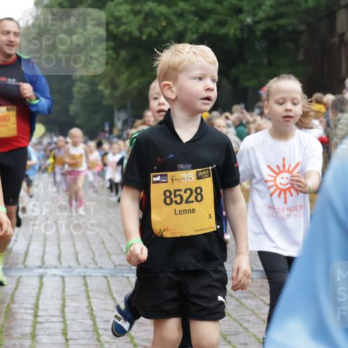 13.09.2026 - Kiel Lauf Yannick Fuchs http://msf.ph/oto/10271720 13.09.2026 08:34:34 Ziel 126, 138, 831, 1623, 1624, 2108, 2612, 3023, 3058, 3118, 3277, 3380, 3953, 4584, 5897, 6111, 7042, 7408, 7957, 8423, 8836, 8930, 8983, 9047, 9758, 9765, 10106, 10180, 10381, 10923, 12516, 657, 720, 1058, 1103, 1295, 1924, 2140, 2740, 2769, 2851, 3118, 4016, 4146, 4417, 4796, 4839, 5099, 5324, 6453, 7041, 7135, 7567, 8179, 8226, 8333, 8478, 9211, 9945, 10121, 10172, 10713, 10815, 11365, 11572, 12100, 1104, 2276, 2622, 2641, 5022, 5579, 5625, 6369 meine-sportfotos.de