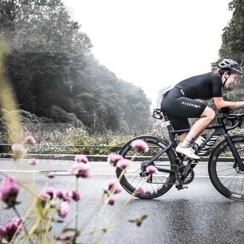 13.09.2026 - Stadtparktriathlon H.Heesch http://msf.ph/oto/10271724 13.09.2026 10:29:26 Radfahren 242, 283, 380, 398, 450 meine-sportfotos.de