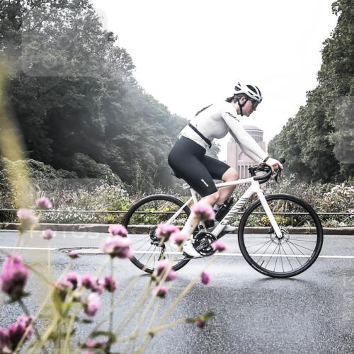 13.09.2026 - Stadtparktriathlon H.Heesch http://msf.ph/oto/10271727 13.09.2026 10:29:27 Radfahren 242, 283, 380, 398, 450 meine-sportfotos.de
