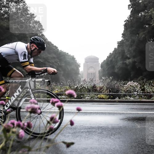 13.09.2026 - Stadtparktriathlon H.Heesch http://msf.ph/oto/10271735 13.09.2026 09:02:51 Radfahren 93, 94 meine-sportfotos.de