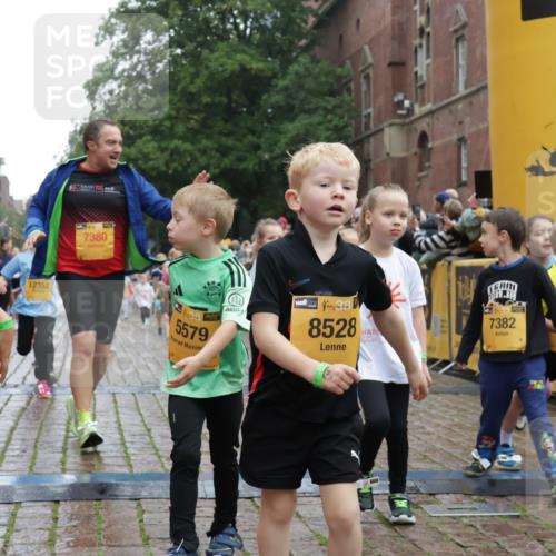 13.09.2026 - Kiel Lauf Yannick Fuchs http://msf.ph/oto/10271744 13.09.2026 08:34:35 Ziel 126, 138, 831, 1623, 1624, 2108, 2276, 2612, 2622, 3023, 3058, 3277, 3380, 3953, 4584, 5897, 6111, 7042, 7408, 7957, 8423, 8836, 8930, 8983, 9047, 9167, 9758, 9765, 10106, 10180, 10381, 10923, 11457, 12516, 657, 720, 1058, 1103, 1295, 1924, 2140, 2740, 2769, 2851, 3023, 3118, 4016, 4146, 4417, 4796, 4839, 5099, 5324, 6453, 7041, 7135, 7567, 8179, 8226, 8333, 8478, 9211, 9945, 10121, 10172, 10713, 10815, 11365, 11572, 12100, 1104, 2641, 5022, 5579, 5625, 6369 meine-sportfotos.de