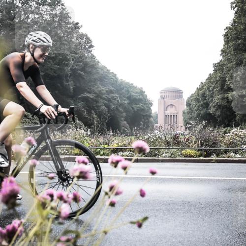 13.09.2026 - Stadtparktriathlon H.Heesch http://msf.ph/oto/10271750 13.09.2026 10:29:50 Radfahren 353, 410, 462 meine-sportfotos.de