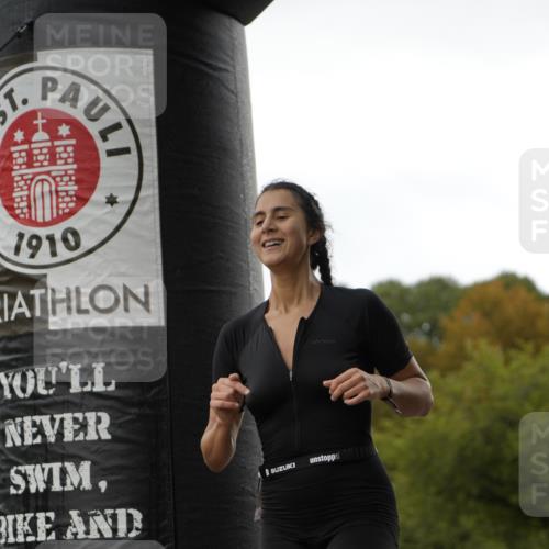 13.09.2026 - Stadtparktriathlon Patografie http://msf.ph/oto/10271752 13.09.2026 12:30:42 Ziel 824 meine-sportfotos.de