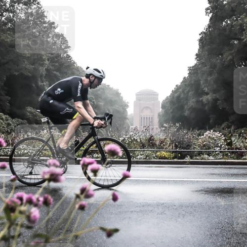 13.09.2026 - Stadtparktriathlon H.Heesch http://msf.ph/oto/10271775 13.09.2026 09:04:14 Radfahren 62, 98, 103 meine-sportfotos.de