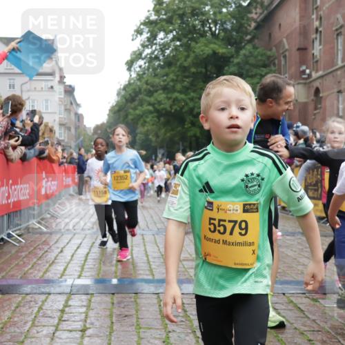 13.09.2026 - Kiel Lauf Yannick Fuchs http://msf.ph/oto/10271777 13.09.2026 08:34:36 Ziel 126, 138, 831, 1623, 1624, 2108, 2276, 2612, 2622, 3058, 3277, 3380, 3953, 4584, 5625, 5897, 6111, 6369, 7042, 7408, 7957, 8423, 8836, 8930, 8983, 9047, 9167, 9758, 9765, 10106, 10180, 10381, 10923, 11457, 12516, 12549, 138, 657, 720, 1058, 1103, 1295, 1924, 2140, 2740, 2769, 2851, 3023, 3118, 4016, 4146, 4417, 4796, 4839, 5099, 5324, 6453, 7041, 7135, 7567, 8179, 8226, 8333, 8478, 8930, 9211, 9945, 10121, 10172, 10713, 10815, 11365, 11572, 12100, 1104, 2641, 5022, 5579 meine-sportfotos.de