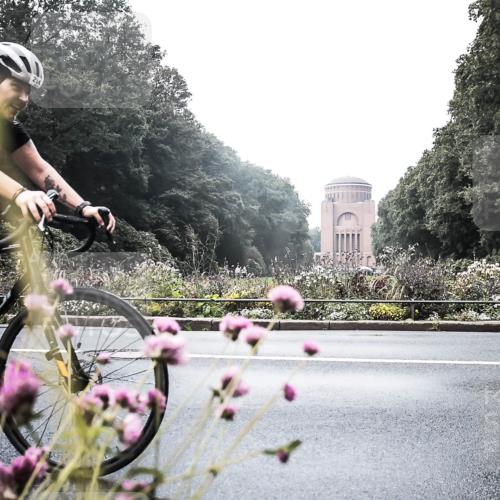 13.09.2026 - Stadtparktriathlon H.Heesch http://msf.ph/oto/10271779 13.09.2026 10:30:15 Radfahren 294, 299 meine-sportfotos.de