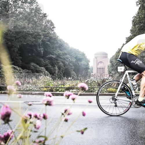 13.09.2026 - Stadtparktriathlon H.Heesch http://msf.ph/oto/10271784 13.09.2026 10:30:16 Radfahren 268, 294, 299 meine-sportfotos.de