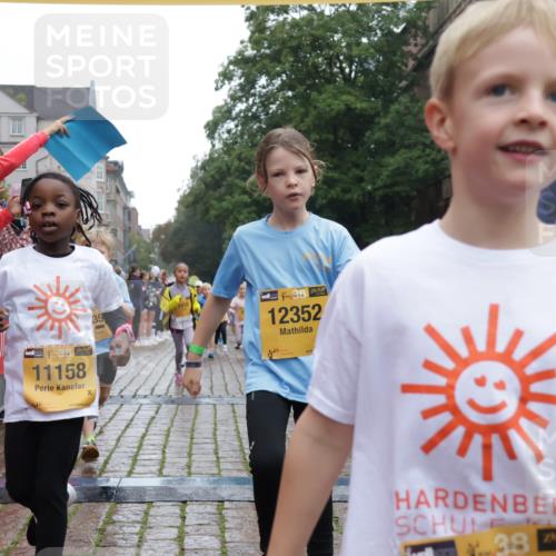 13.09.2026 - Kiel Lauf Yannick Fuchs http://msf.ph/oto/10271816 13.09.2026 08:34:38 Ziel 126, 831, 1623, 1624, 2108, 2276, 2612, 2622, 2641, 3058, 3380, 3953, 4584, 5022, 5625, 5897, 6111, 6369, 7408, 7957, 8423, 8836, 8983, 9167, 9179, 9758, 9765, 9881, 10023, 10106, 10180, 10381, 10923, 11457, 12516, 12549, 138, 657, 720, 1103, 1924, 2140, 2740, 2769, 2851, 3023, 3118, 3277, 4016, 4146, 4417, 4796, 4839, 5099, 5324, 6453, 7042, 7135, 7567, 8179, 8226, 8333, 8478, 8930, 9047, 9211, 9945, 10121, 10713, 10815, 11365, 11572, 12100, 1104, 5579 meine-sportfotos.de