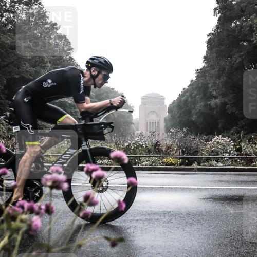13.09.2026 - Stadtparktriathlon H.Heesch http://msf.ph/oto/10271823 13.09.2026 09:04:47 Radfahren 5, 21, 86, 107, 148 meine-sportfotos.de