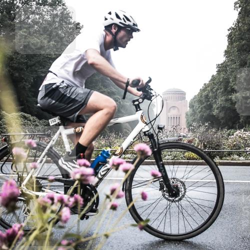 13.09.2026 - Stadtparktriathlon H.Heesch http://msf.ph/oto/10271855 13.09.2026 10:31:16 Radfahren 252, 296, 326 meine-sportfotos.de