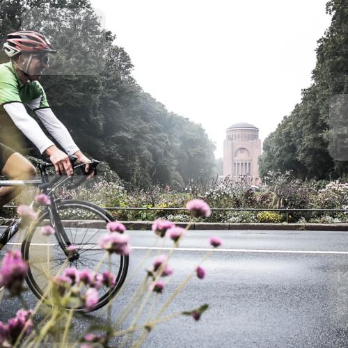 13.09.2026 - Stadtparktriathlon H.Heesch http://msf.ph/oto/10271865 13.09.2026 10:31:34 Radfahren 256, 297 meine-sportfotos.de