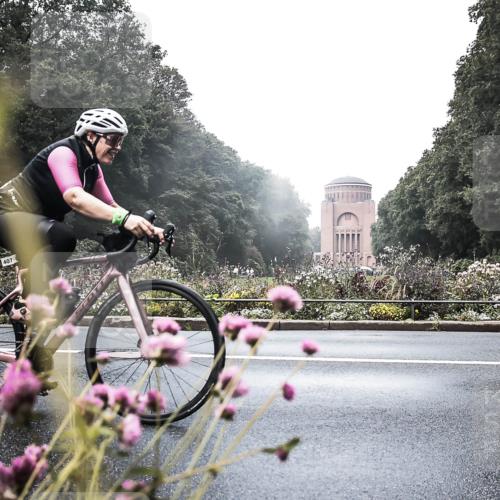 13.09.2026 - Stadtparktriathlon H.Heesch http://msf.ph/oto/10271897 13.09.2026 10:31:56 Radfahren 332, 366, 407 meine-sportfotos.de