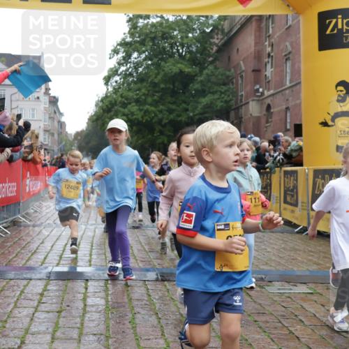 13.09.2026 - Kiel Lauf Yannick Fuchs http://msf.ph/oto/10271962 13.09.2026 08:34:45 Ziel 831, 1104, 1105, 2108, 2276, 2622, 2641, 3058, 3953, 4989, 5022, 5579, 5625, 5897, 5922, 6335, 6369, 7348, 7382, 8339, 8358, 8499, 8528, 8836, 9167, 9179, 9758, 9765, 9881, 10023, 11150, 11158, 11457, 12141, 12352, 12549, 126, 138, 657, 720, 1623, 1624, 2612, 2740, 2769, 3023, 3118, 3277, 3380, 4016, 4417, 4584, 4796, 5099, 6111, 7042, 7135, 7408, 7957, 8226, 8333, 8423, 8930, 8983, 9047, 9211, 9945, 10121, 10713, 10815, 12100, 1103, 9211, 10121 meine-sportfotos.de