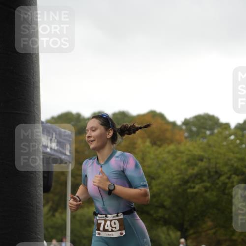 13.09.2026 - Stadtparktriathlon Patografie http://msf.ph/oto/10272011 13.09.2026 12:33:09 Ziel 749, 817 meine-sportfotos.de