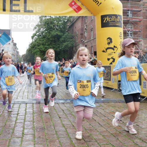 13.09.2026 - Kiel Lauf Yannick Fuchs http://msf.ph/oto/10272113 13.09.2026 08:34:50 Ziel 530, 729, 1104, 1105, 1918, 2276, 2622, 2641, 4989, 5022, 5042, 5579, 5625, 5922, 6335, 6369, 6505, 7348, 7382, 8339, 8358, 8499, 8528, 8971, 9167, 9179, 9881, 10023, 11110, 11150, 11158, 11183, 11457, 12033, 12141, 12352, 12538, 12549, 126, 138, 720, 831, 1623, 1624, 2108, 2276, 2612, 2622, 2740, 3023, 3058, 3118, 3277, 3380, 3953, 4016, 4417, 4584, 5099, 5897, 6111, 7042, 7135, 7408, 7957, 8226, 8333, 8423, 8836, 8930, 8983, 9047, 10713, 10815, 12100, 1103, 9211, 10121 meine-sportfotos.de