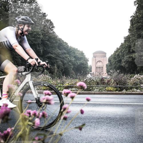 13.09.2026 - Stadtparktriathlon H.Heesch http://msf.ph/oto/10272148 13.09.2026 10:36:24 Radfahren 383 meine-sportfotos.de