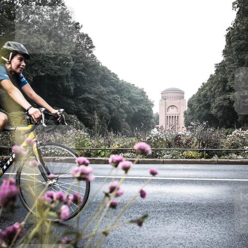 13.09.2026 - Stadtparktriathlon H.Heesch http://msf.ph/oto/10272152 13.09.2026 10:36:29 Radfahren 351 meine-sportfotos.de