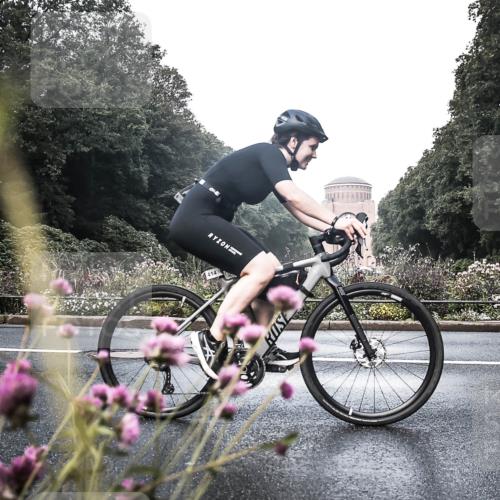 13.09.2026 - Stadtparktriathlon H.Heesch http://msf.ph/oto/10272207 13.09.2026 10:37:03 Radfahren 221, 345, 414, 480 meine-sportfotos.de