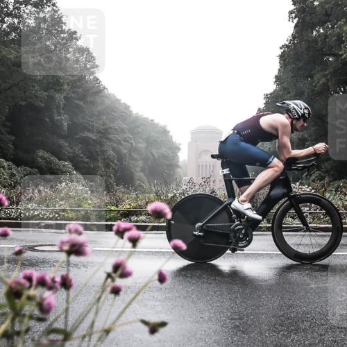 13.09.2026 - Stadtparktriathlon H.Heesch http://msf.ph/oto/10272218 13.09.2026 09:08:56 Radfahren 24, 29, 39, 156, 164 meine-sportfotos.de