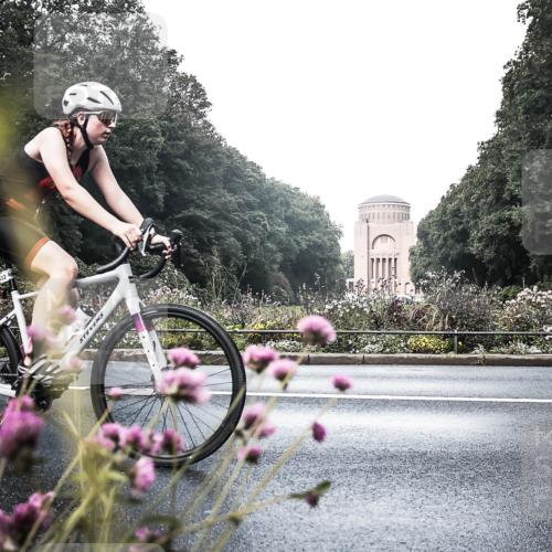 13.09.2026 - Stadtparktriathlon H.Heesch http://msf.ph/oto/10272289 13.09.2026 10:37:39 Radfahren 329, 432, 540 meine-sportfotos.de