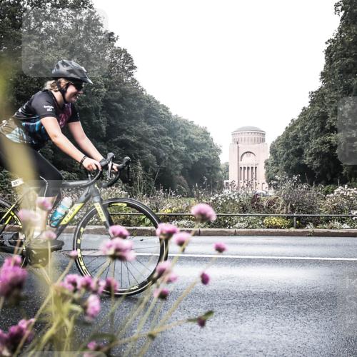 13.09.2026 - Stadtparktriathlon H.Heesch http://msf.ph/oto/10272301 13.09.2026 10:37:45 Radfahren 278, 329, 381 meine-sportfotos.de