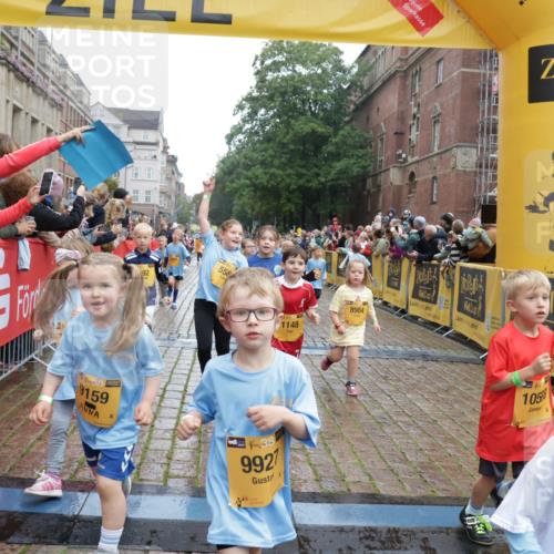 13.09.2026 - Kiel Lauf Yannick Fuchs http://msf.ph/oto/10272317 13.09.2026 08:35:05 Ziel 230, 717, 729, 756, 809, 1010, 1116, 1269, 1764, 2005, 2071, 2643, 2736, 2774, 2917, 2987, 4696, 5066, 5076, 5091, 5416, 6247, 6448, 6503, 6595, 7074, 7421, 7885, 8109, 8509, 8971, 9686, 9756, 10857, 10875, 10935, 11183, 11315, 11843, 12033, 12400, 12489, 530, 729, 831, 1104, 1105, 1623, 1624, 1918, 2108, 2276, 2612, 2622, 2641, 3058, 3380, 3953, 4989, 5022, 5042, 5579, 5625, 5897, 5922, 6111, 6335, 6369, 6505, 7348, 7408, 7957, 8423, 8836, 8983, 138, 3277, 7042, 8930 meine-sportfotos.de