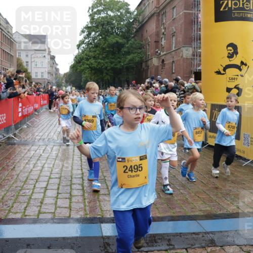 13.09.2026 - Kiel Lauf Yannick Fuchs http://msf.ph/oto/10272350 13.09.2026 08:35:09 Ziel 230, 242, 717, 756, 782, 809, 1116, 1269, 1764, 2005, 2071, 2736, 2774, 2917, 2987, 4696, 5066, 5076, 5091, 6195, 6247, 6444, 6448, 6785, 6910, 7074, 7083, 7421, 7882, 7885, 8109, 8800, 9262, 9756, 9888, 9927, 10875, 10935, 11070, 11315, 11843, 12400, 530, 729, 831, 1010, 1104, 1105, 1918, 2108, 2276, 2622, 2641, 2643, 3058, 3953, 4989, 5022, 5042, 5416, 5579, 5625, 5897, 5922, 6335, 6369, 6503, 6505, 6595, 7348, 7957, 8836, 3277, 7042 meine-sportfotos.de