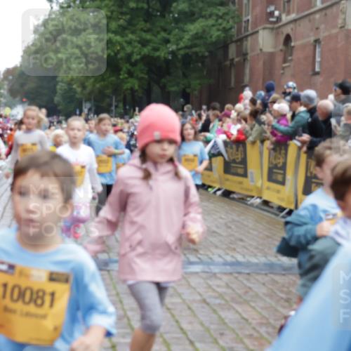 13.09.2026 - Kiel Lauf Yannick Fuchs http://msf.ph/oto/10272383 13.09.2026 08:35:11 Ziel 230, 242, 782, 809, 1116, 1148, 1764, 2071, 2715, 2736, 2774, 2917, 2987, 5066, 5076, 5091, 6037, 6195, 6247, 6444, 6448, 6785, 6910, 7074, 7083, 7126, 7133, 7421, 7882, 7885, 8109, 8800, 9159, 9262, 9888, 9927, 10588, 10875, 10935, 11070, 11315, 11843, 12400, 530, 717, 729, 756, 809, 831, 1010, 1104, 1105, 1116, 1269, 1918, 2005, 2108, 2276, 2622, 2641, 2643, 2736, 3058, 3953, 4696, 4989, 5022, 5042, 5416, 5579, 5625, 5897, 5922, 6335, 6369, 6503, 6505, 6595, 7348, 8836 meine-sportfotos.de