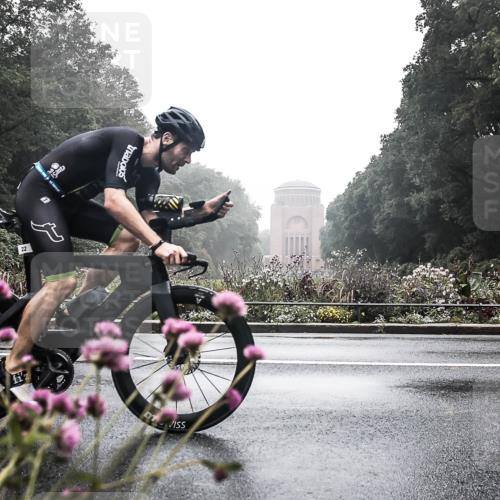 13.09.2026 - Stadtparktriathlon H.Heesch http://msf.ph/oto/10272387 13.09.2026 09:10:29 Radfahren 8, 22, 35, 174 meine-sportfotos.de