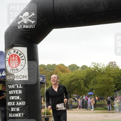 13.09.2026 - Stadtparktriathlon Patografie http://msf.ph/oto/10272396 13.09.2026 12:37:48 Ziel 838, 908, 917 meine-sportfotos.de