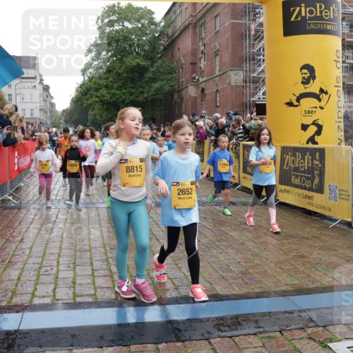 13.09.2026 - Kiel Lauf Yannick Fuchs http://msf.ph/oto/10272423 13.09.2026 08:35:14 Ziel 192, 230, 242, 782, 1148, 1764, 2071, 2495, 2715, 2917, 2987, 5066, 5076, 5091, 5581, 6037, 6195, 6444, 6448, 6617, 6785, 6910, 7074, 7083, 7126, 7133, 7421, 7882, 7885, 8109, 8336, 8800, 8984, 9159, 9262, 9888, 9927, 10588, 10875, 11070, 530, 717, 729, 756, 809, 1010, 1104, 1105, 1116, 1269, 1918, 2005, 2276, 2622, 2641, 2643, 2736, 2774, 2917, 4696, 4989, 5022, 5042, 5416, 5579, 5625, 5922, 6335, 6369, 6503, 6505, 6595, 7348 meine-sportfotos.de