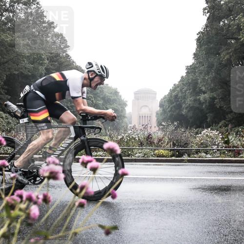 13.09.2026 - Stadtparktriathlon H.Heesch http://msf.ph/oto/10272460 13.09.2026 09:11:20 Radfahren 12, 26, 72, 145, 181, 185 meine-sportfotos.de