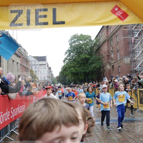 13.09.2026 - Kiel Lauf Yannick Fuchs http://msf.ph/oto/10272529 13.09.2026 08:35:21 Ziel 192, 242, 434, 782, 865, 1148, 1691, 2207, 2495, 2582, 2652, 2715, 4381, 4418, 4695, 4990, 5581, 5583, 5607, 5880, 6037, 6195, 6444, 6617, 6708, 6785, 6910, 7083, 7126, 7133, 7882, 8336, 8369, 8451, 8800, 8984, 9159, 9262, 9888, 9927, 9950, 10081, 10588, 11070, 11307, 230, 530, 717, 729, 756, 809, 1010, 1105, 1116, 1269, 1764, 1918, 2005, 2071, 2643, 2736, 2774, 2917, 2987, 4696, 4989, 5042, 5066, 5076, 5091, 5416, 5922, 6335, 6503, 6505, 6595, 165 meine-sportfotos.de